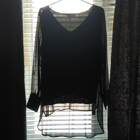 Women Top Blouse - Picture 1 of 2